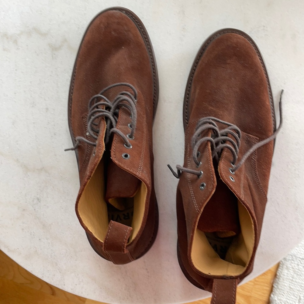 Men’s Brown Suede Boots with thin laces never worn